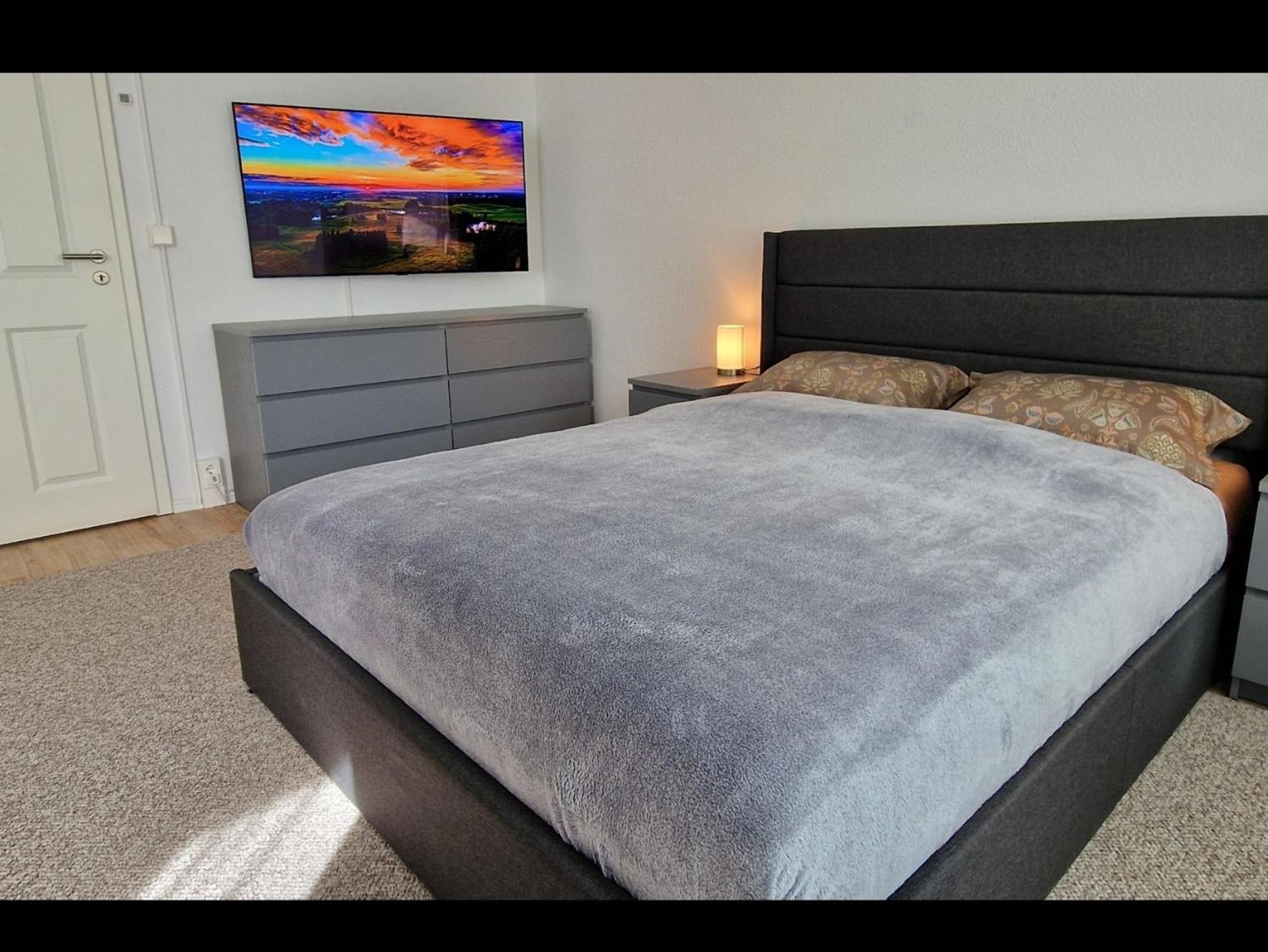 Zentrum Apartment - Oled Tv - Ps4 - Balkon - Parking Chemnitz Bagian luar foto