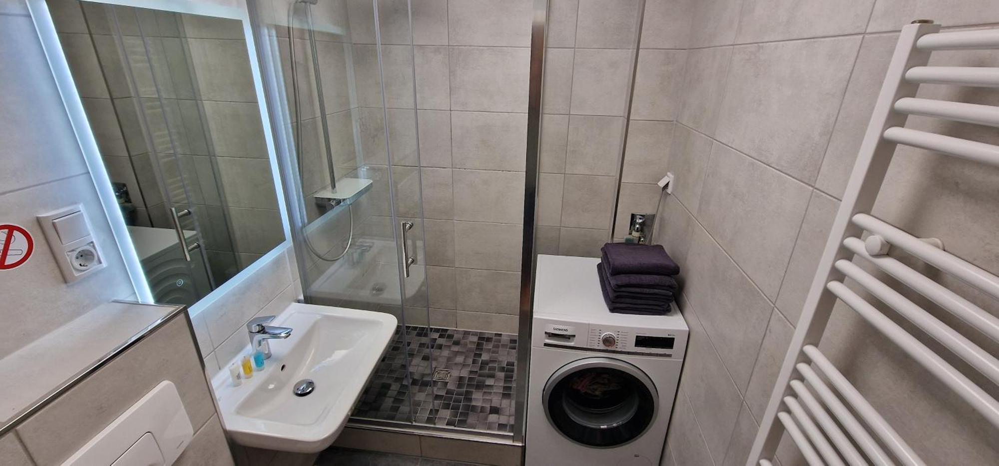 Zentrum Apartment - Oled Tv - Ps4 - Balkon - Parking Chemnitz Bagian luar foto